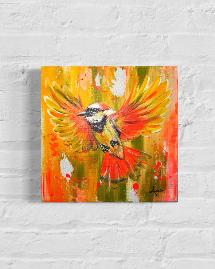 Fliegender Vogel im Sommerlicht