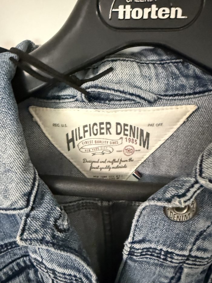 Hell Denim Jeansjacke mit Waldmotiv und Glitzer – Bild 5