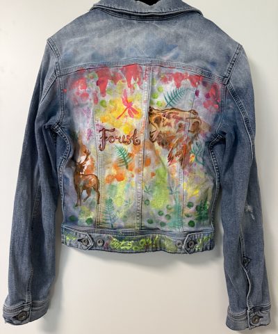 Hell Denim Jeansjacke mit Waldmotiv und Glitzer
