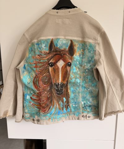 Baige Jeansjacke mit Pferde Portrait