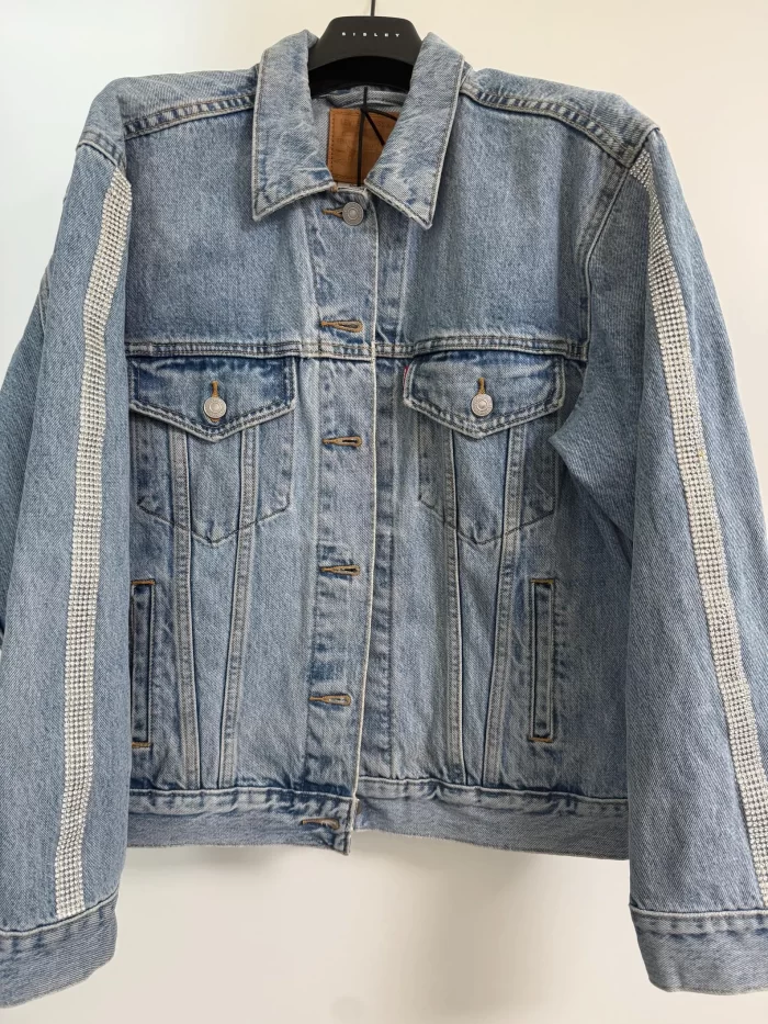 Denim Jeansjacke mit Strass an Ärmeln und einer coolen Katze – Bild 3