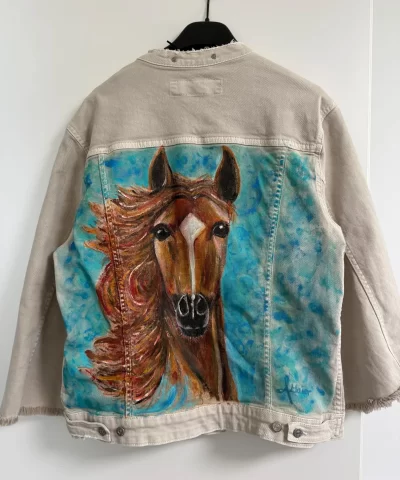 Baige Jeansjacke mit Pferde Portrait