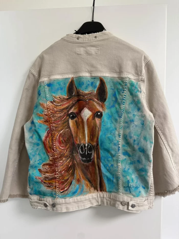 Baige Jeansjacke mit Pferde Portrait