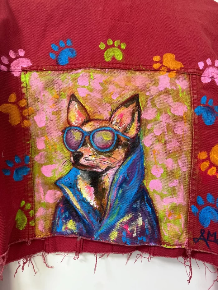 Rote Kurz-Jeansjacke mit Partyhund – Bild 3