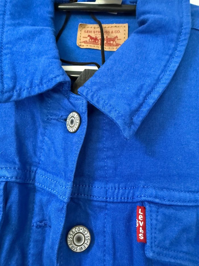 Blaue Jeansjacke mit Marine Fischen – Bild 4