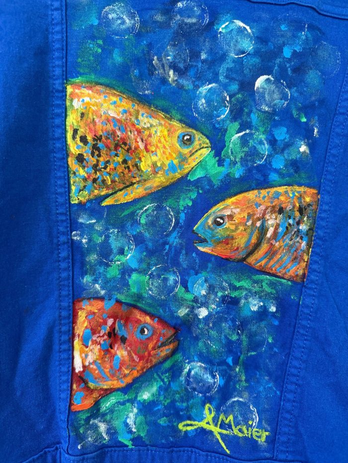 Blaue Jeansjacke mit Marine Fischen – Bild 2