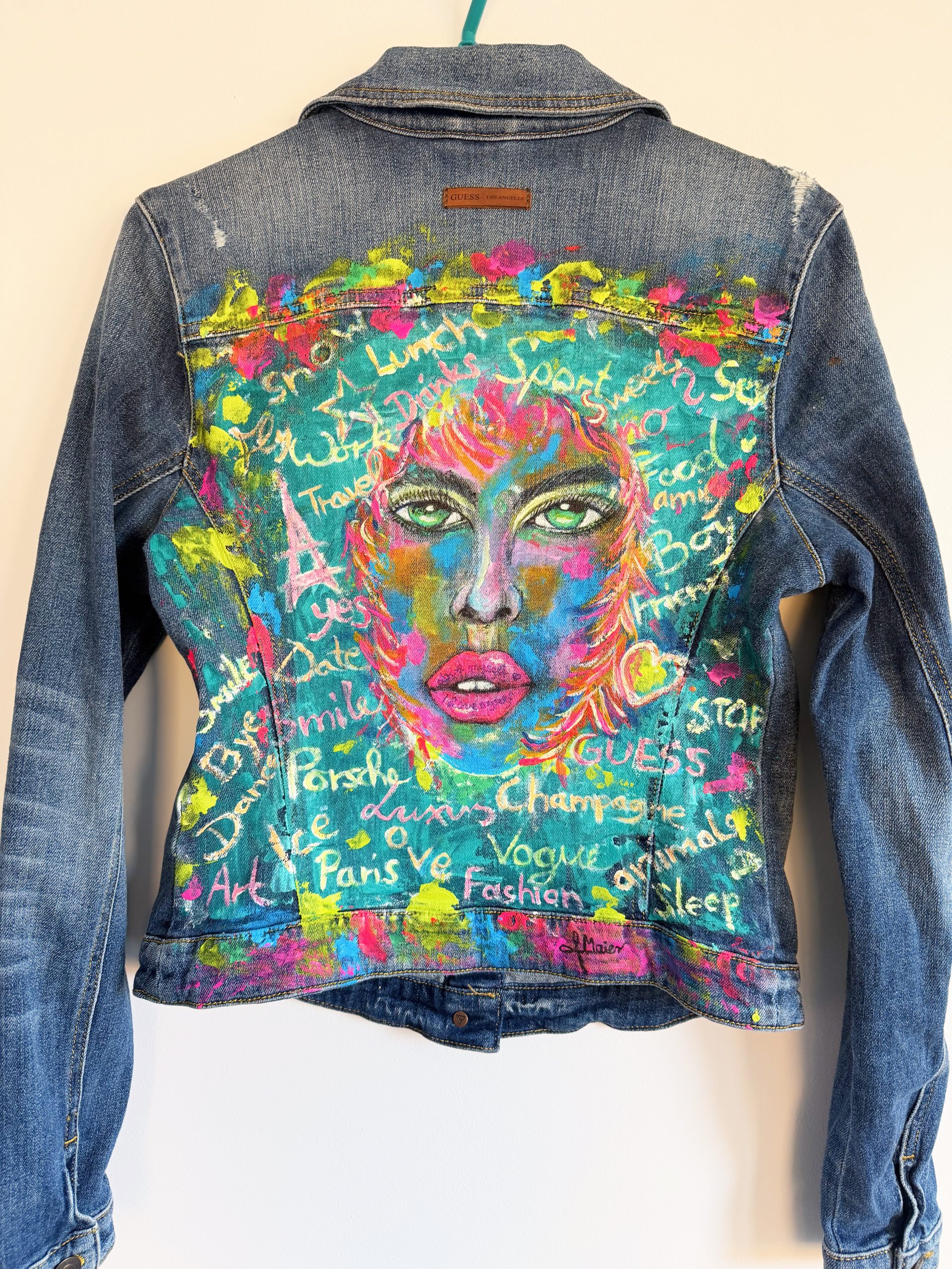 Knallige Guess Jeansjacke Woman