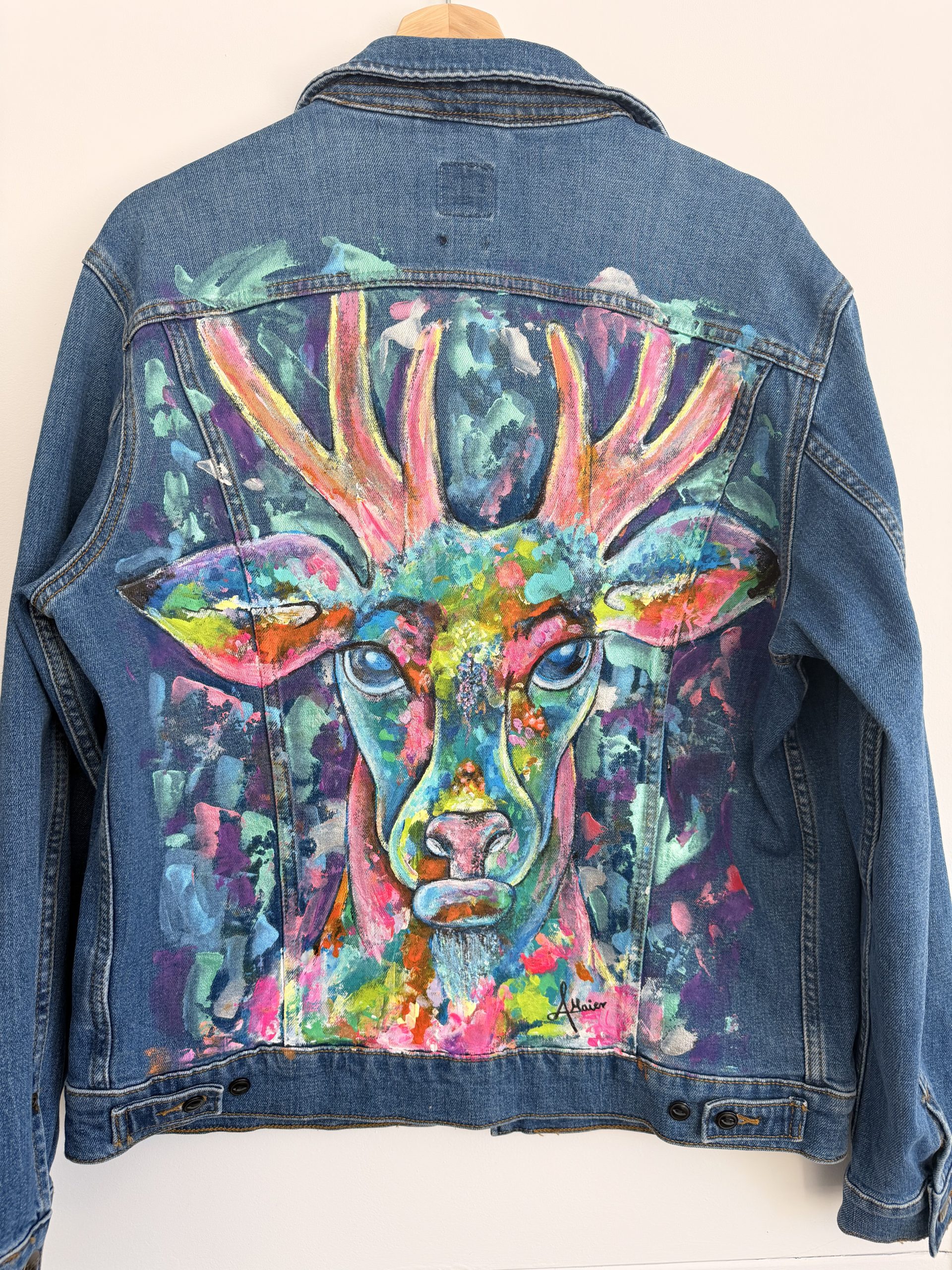 Sportliche LEE Jeansjacke mit knalligem Hirsch